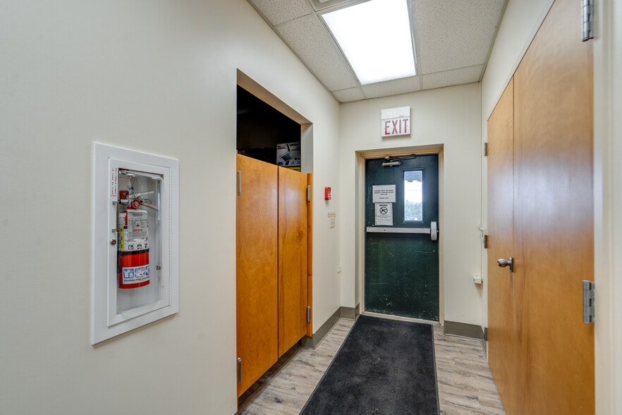 More Photos Of 121-127 E Main St, Ravenna Storefront Retail Office For Sale