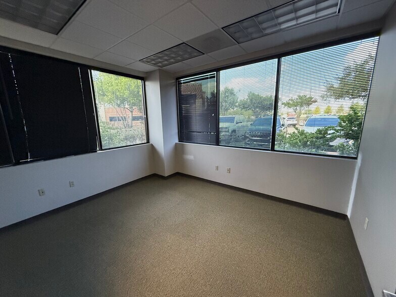 More Photos Of 19855 Southwest Fwy, Sugar Land Office For Lease