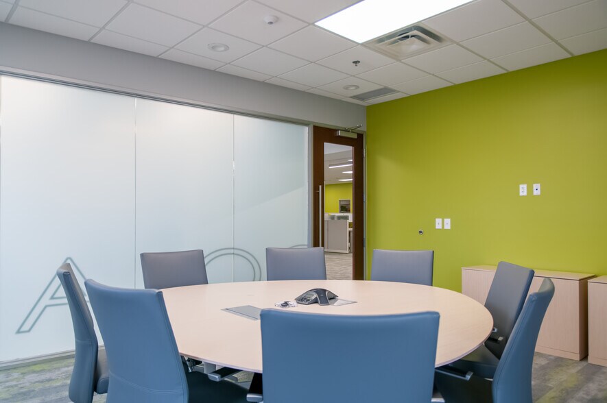 More Photos Of 15755 N Pointe Blvd, Noblesville Medical For Sale