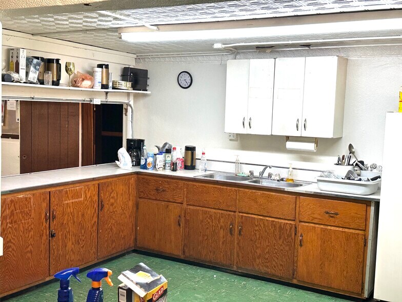 More Photos Of 3301 E Monument St, Baltimore Religious Facility For Sale