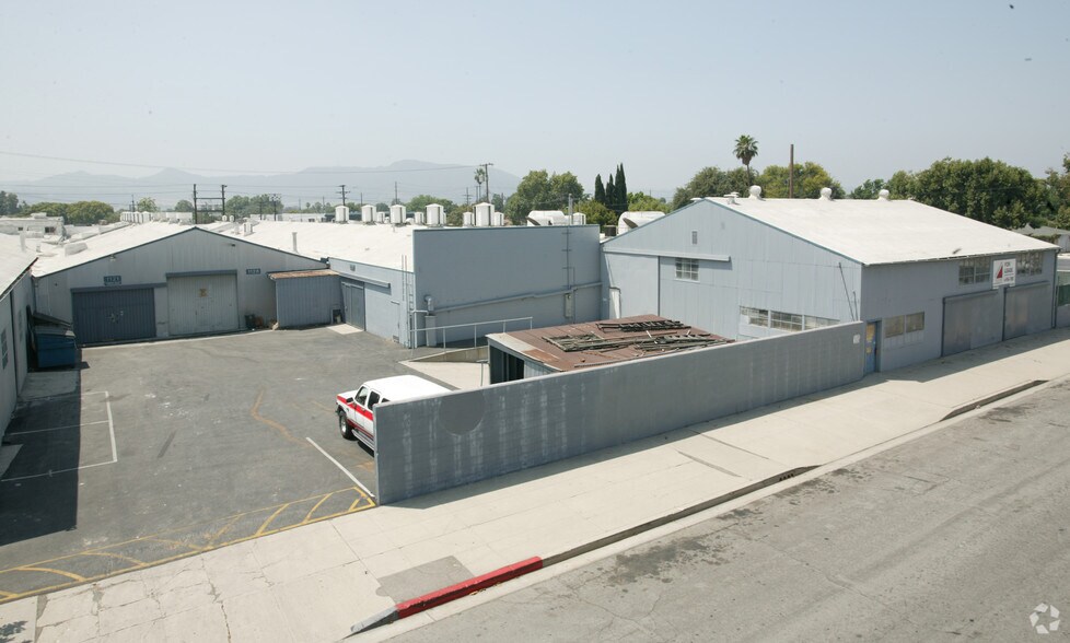 More Photos Of 1120-1208 W Isabel St, Burbank Warehouse For Lease