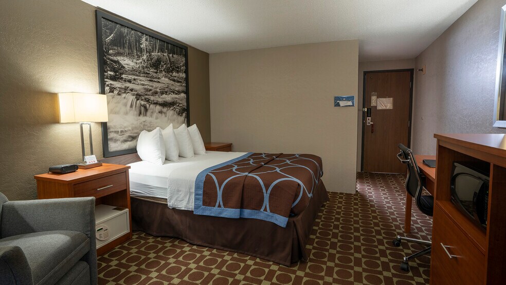 More Photos Of 2006 S Haynes Ave, Miles City Hotel For Sale