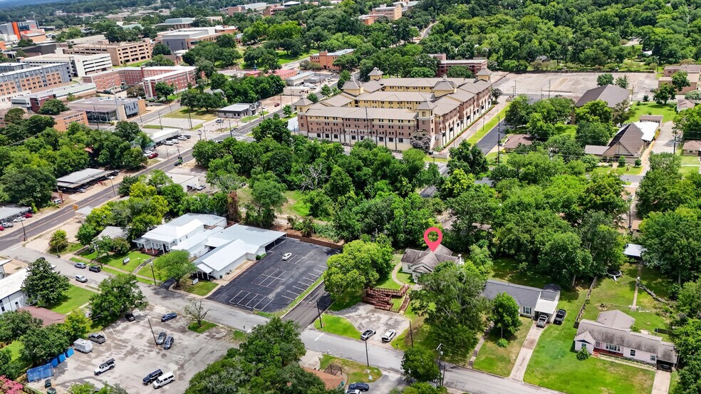 More Photos Of 1309 15th St, Huntsville Storefront Retail Residential For Sale
