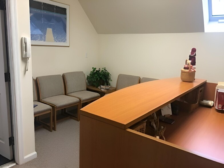 More Photos Of 16 Station Rd, Bellport Village Office Residential For Lease