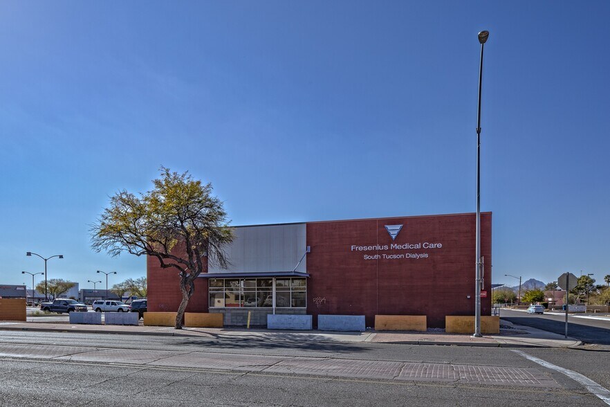 More Photos Of 2802 S 6th Ave, Tucson Freestanding For Sale