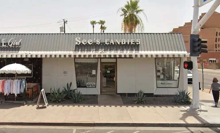 Primary Photo Of 4201-4211 N Scottsdale Rd, Scottsdale Storefront For Lease