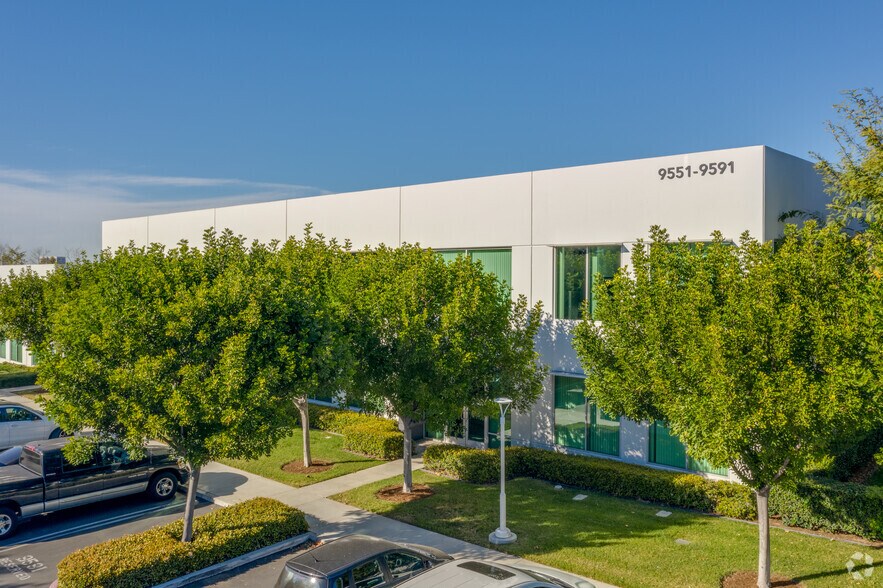 More Photos Of 9551-9591 Irvine Center Dr, Irvine Research And Development For Lease