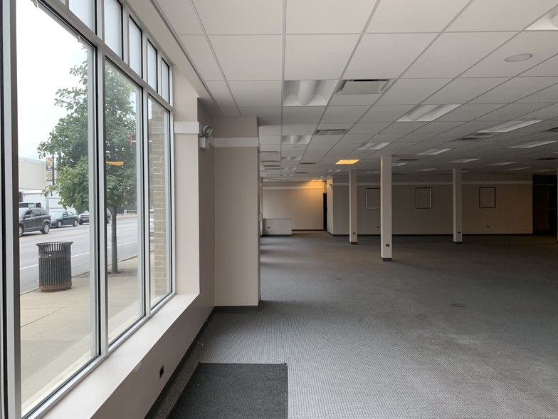 More Photos Of 4801-4821 W Irving Park Rd, Chicago Storefront Retail Office For Lease