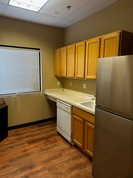 More Photos Of 7505 E Harvard Ave, Denver Flex For Sale