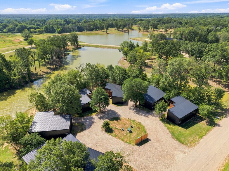 More Photos Of 397 VZ County Road 3611, Edgewood Sports And Entertainment For Sale