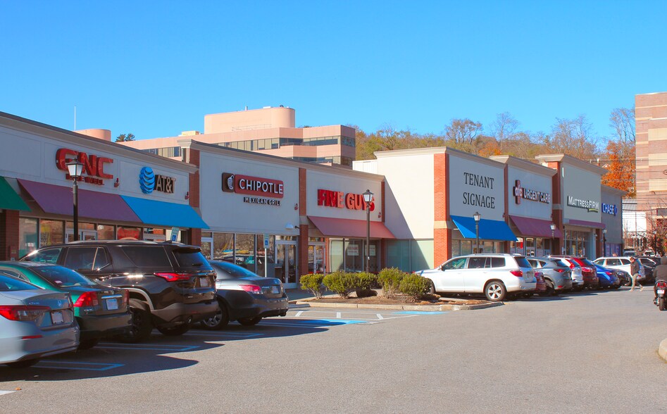 More Photos Of 1006-1036 Main St, Waltham Unknown For Sale