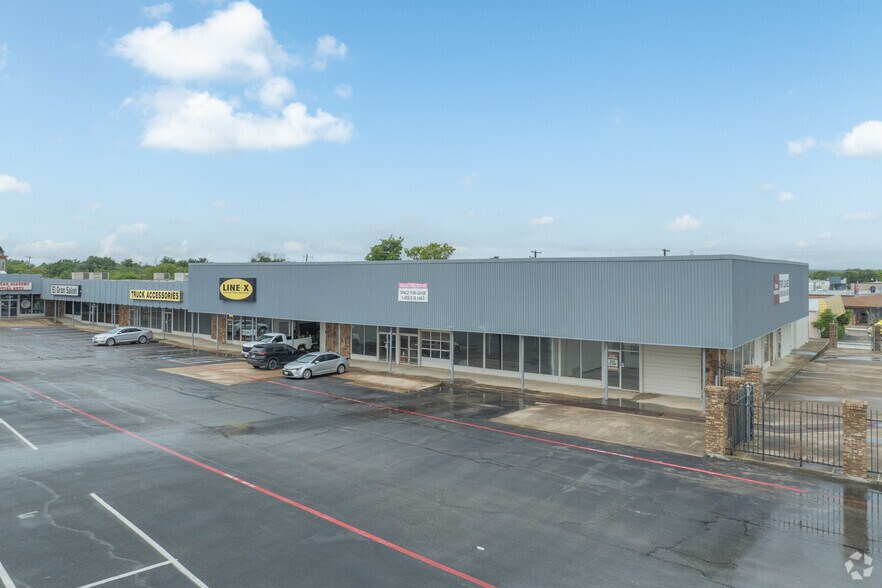 More Photos Of 8101-8155 Camp Bowie West Blvd, Fort Worth General Retail For Lease