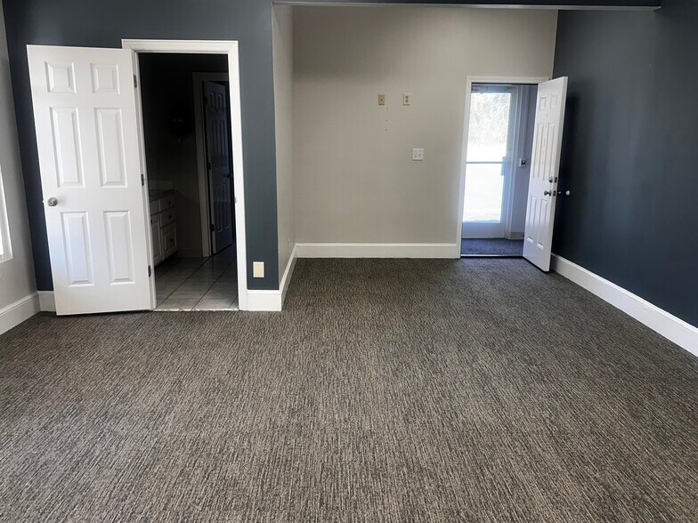 More Photos Of 1230 John B White SR Blvd, Spartanburg Office For Lease