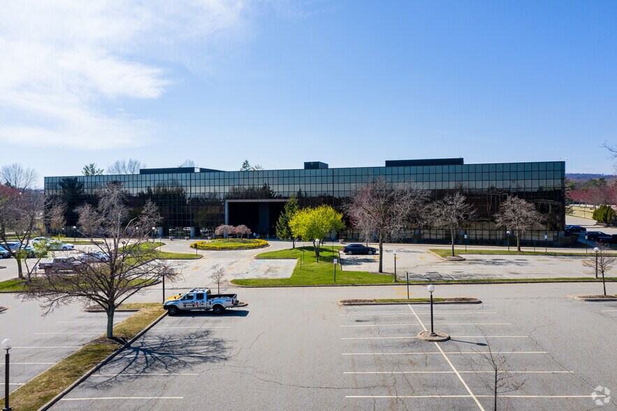 More Photos Of 6 Campus Dr, Parsippany Office For Lease