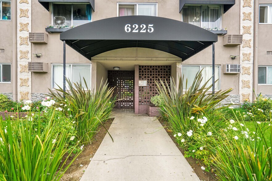 More Photos Of 6225 Reseda Blvd, Tarzana Apartments For Sale