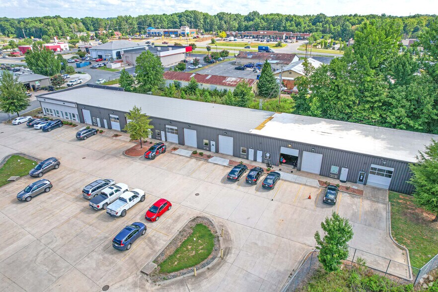 More Photos Of 215 Rowell Dr, Indian Trail Flex For Sale