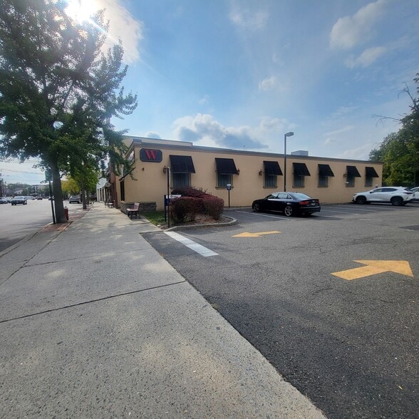 More Photos Of 39 Highwood Ave, Tenafly Restaurant For Sale