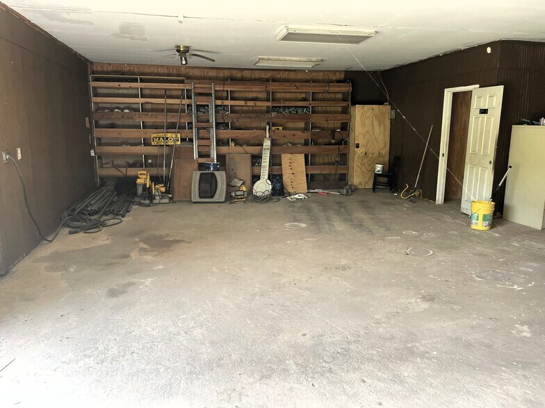 More Photos Of 2994 CR-4, Fitzpatrick Service Station For Sale