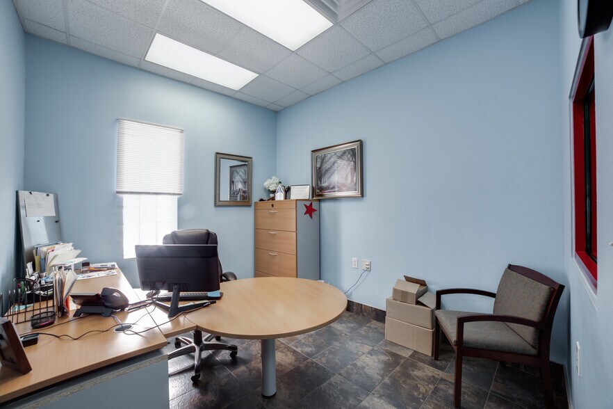 More Photos Of 10835 Gulfdale St, San Antonio Light Distribution For Sale