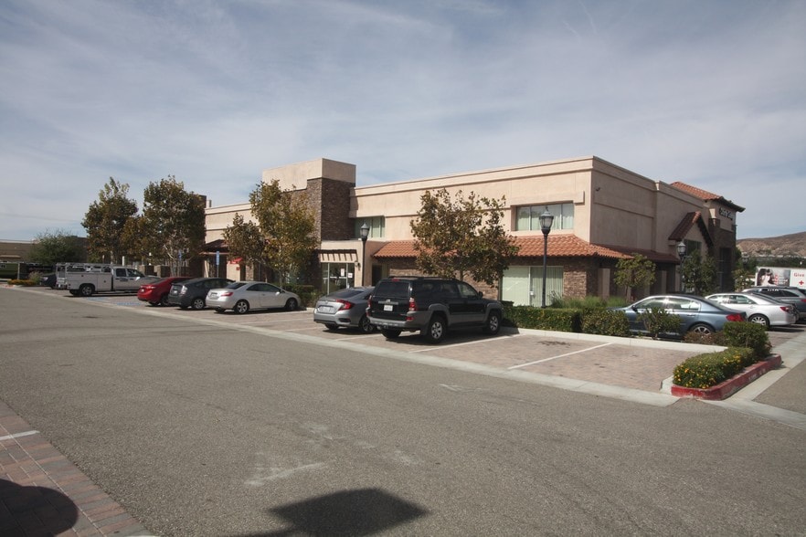 More Photos Of 19034-19042 Soledad Canyon Rd, Santa Clarita Medical For Lease
