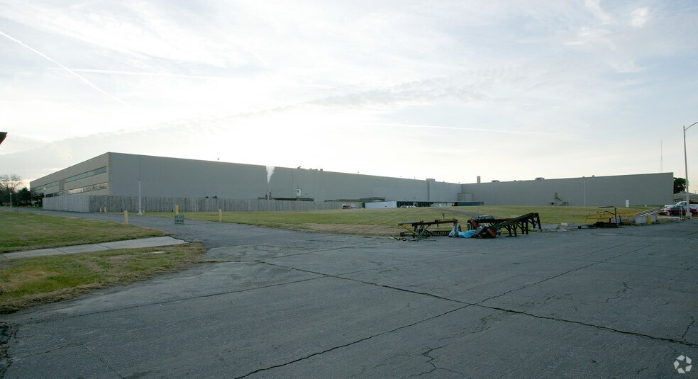 More Photos Of 3304 Old Lexington Rd, Winston-Salem Manufacturing For Lease