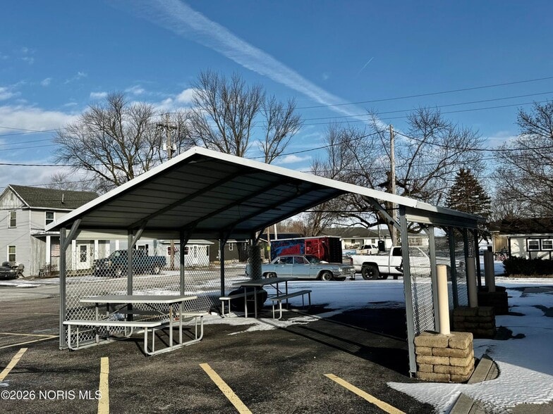 More Photos Of 301 S Defiance St, Stryker Auto Repair For Sale