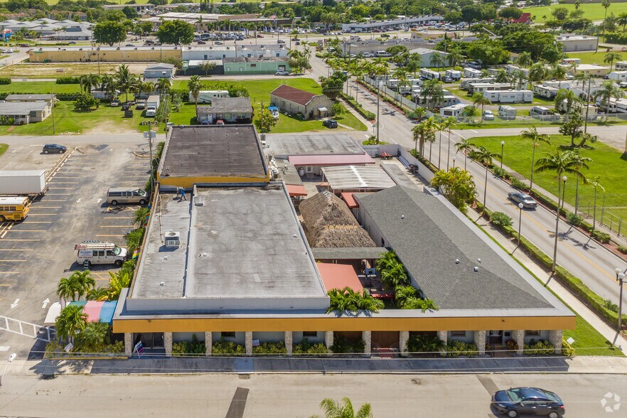 More Photos Of 17 NE 1st Rd, Homestead Storefront Retail Office For Sale