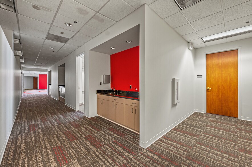 More Photos Of 3 Crowne Point Ct, Sharonville Office For Sale