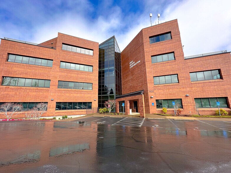 More Photos Of 5121 Skyline Village Loop S, Salem Medical For Sale