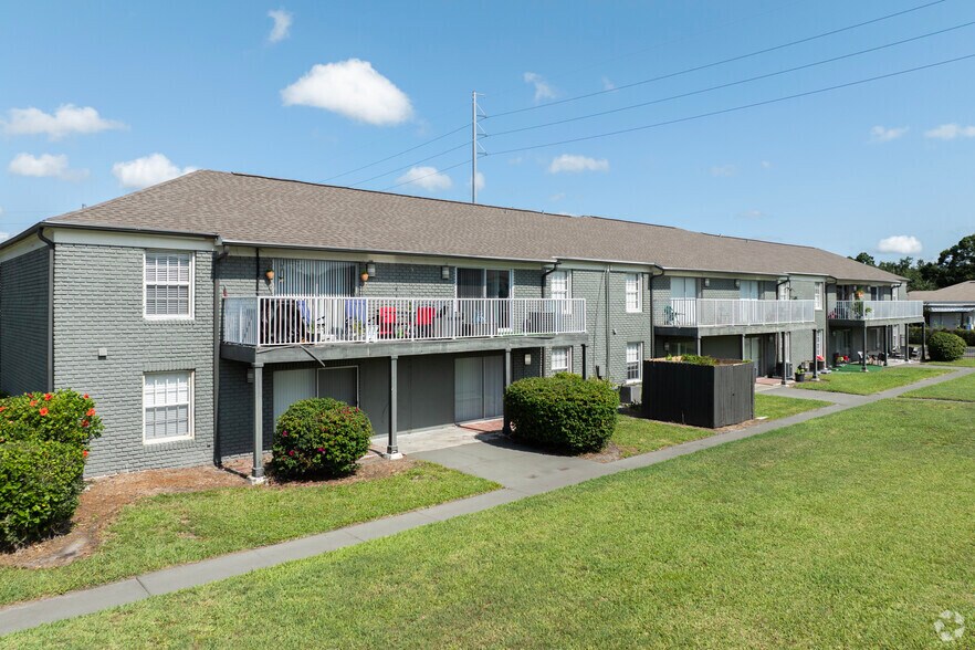 More Photos Of 6900 Concord Dr, Tampa Apartments For Sale