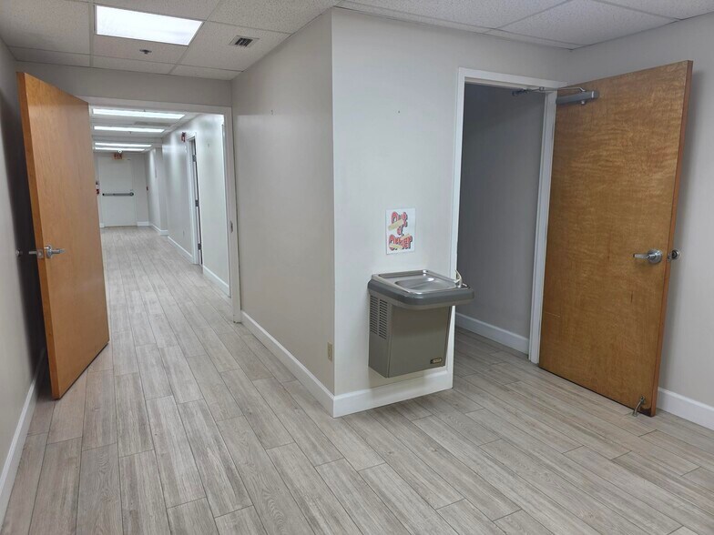 More Photos Of 2525 Harbor Blvd, Port Charlotte Medical For Lease