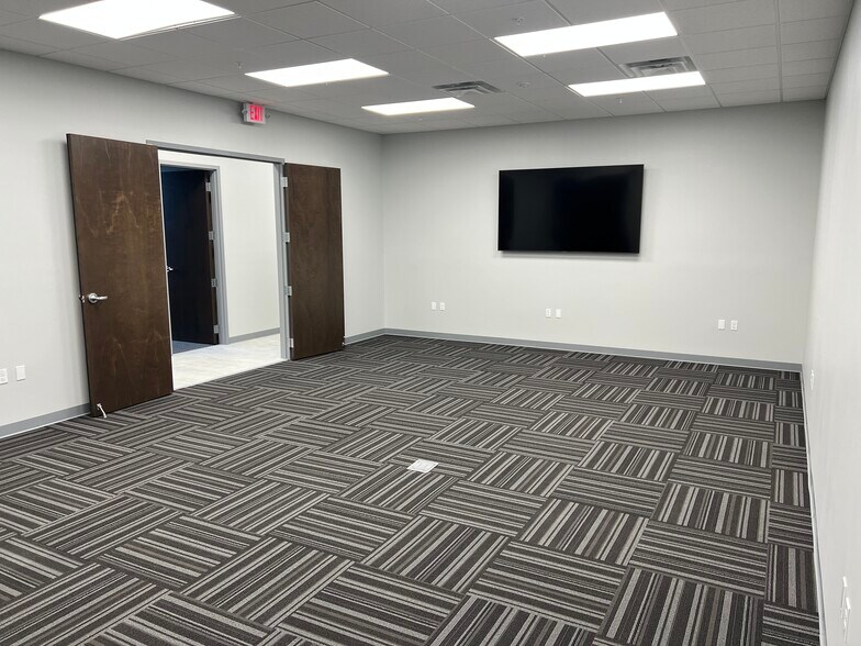 More Photos Of 18 Market Ave, Palm Coast Office For Lease