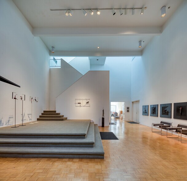 More Photos Of 250 Dore St, San Francisco Light Distribution For Sale