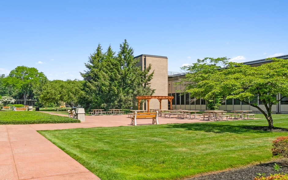 More Photos Of 1004 New Holland Ave, Lancaster Unknown For Lease