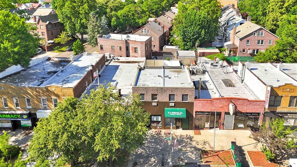 More Photos Of 10717 Metropolitan Ave, Forest Hills Flex For Sale