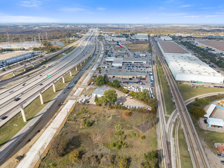 More Photos Of 2630 N Interstate 35E, Carrollton Service For Lease