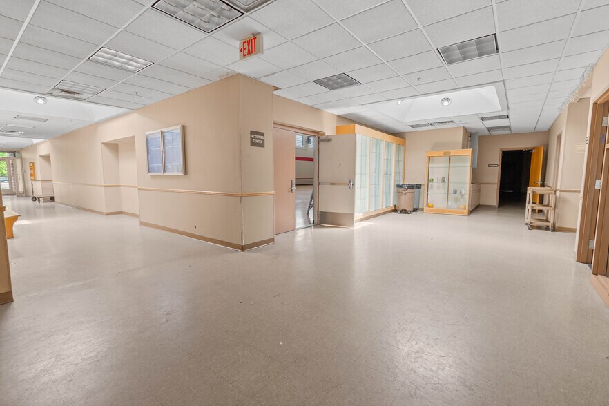 More Photos Of 266 Antoine St, Wyandotte Religious Facility For Lease