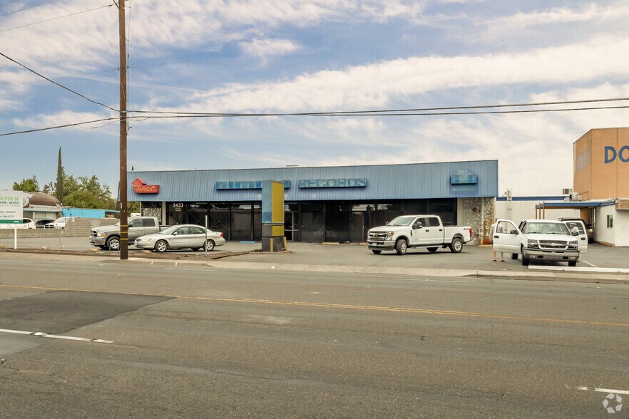 More Photos Of 2427-2437 Arden Way, Sacramento Freestanding For Lease