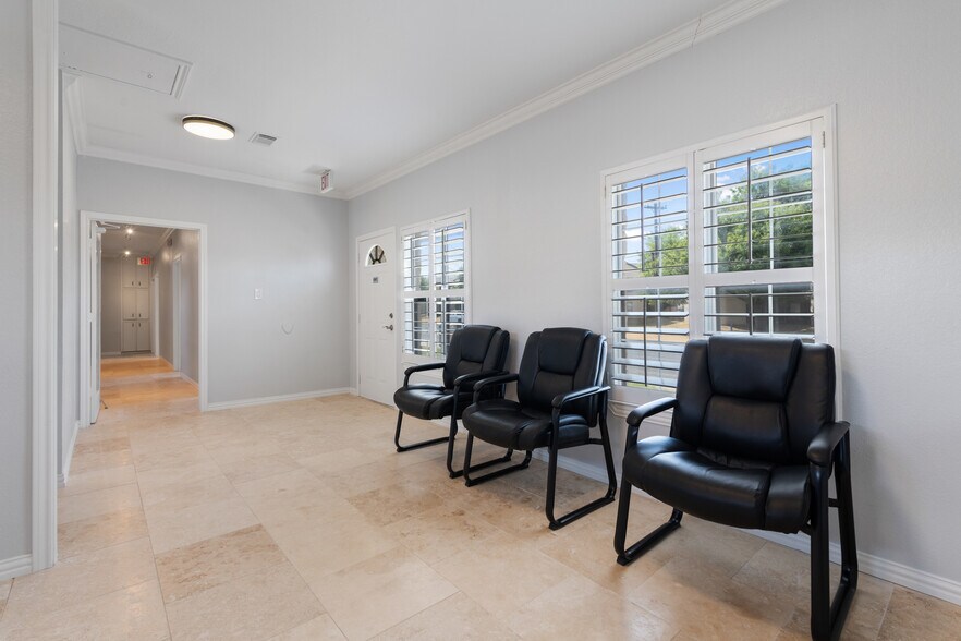 More Photos Of 103 Thousand Oaks Blvd, Georgetown Medical For Lease