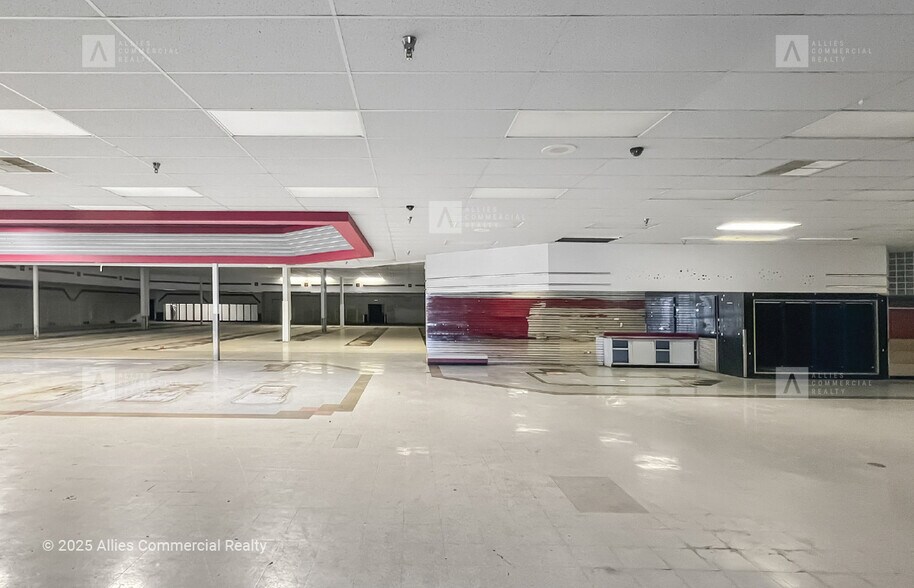 More Photos Of 1200-1252 N Nappanee St, Elkhart Unknown For Lease