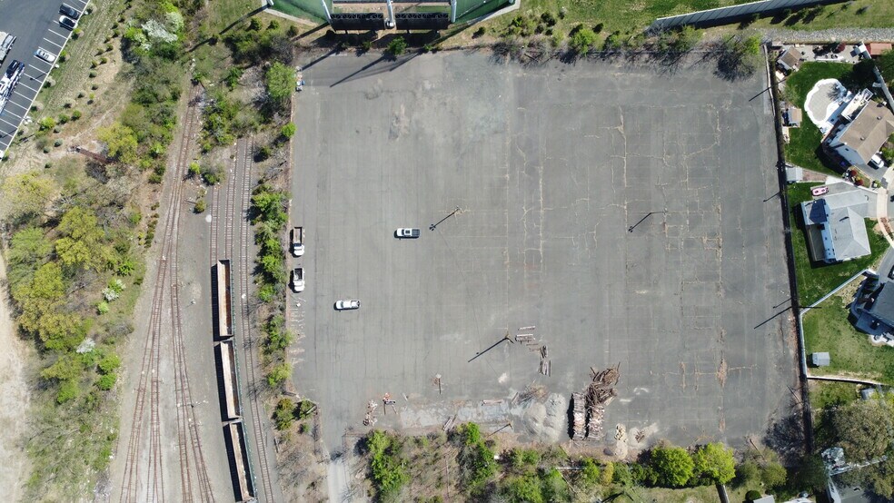 More Photos Of 145 Whitman Ave, Edison Land For Lease