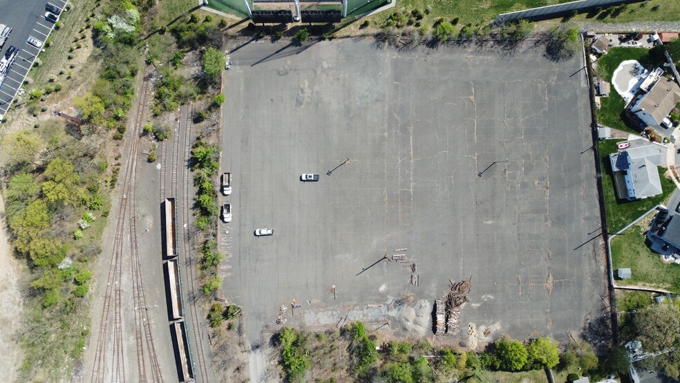 More Photos Of 145 Whitman Ave, Edison Land For Lease