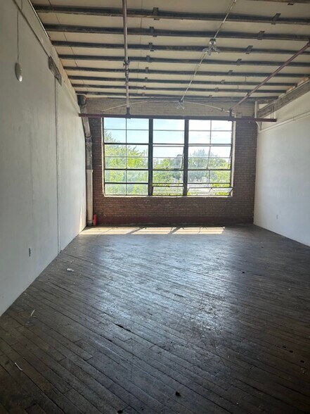 More Photos Of 250 44th St, Brooklyn Industrial For Sale