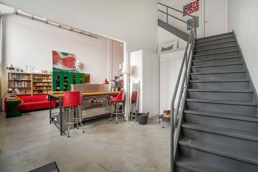 More Photos Of 251 Montrose Ave, Brooklyn Flex For Sale