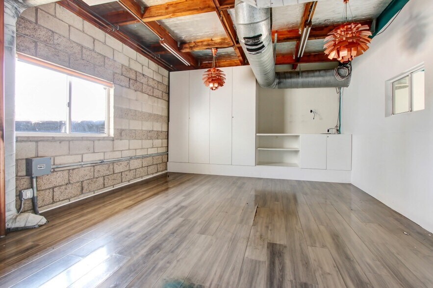 More Photos Of 1855 Lincoln Blvd, Santa Monica Storefront Retail Office For Lease