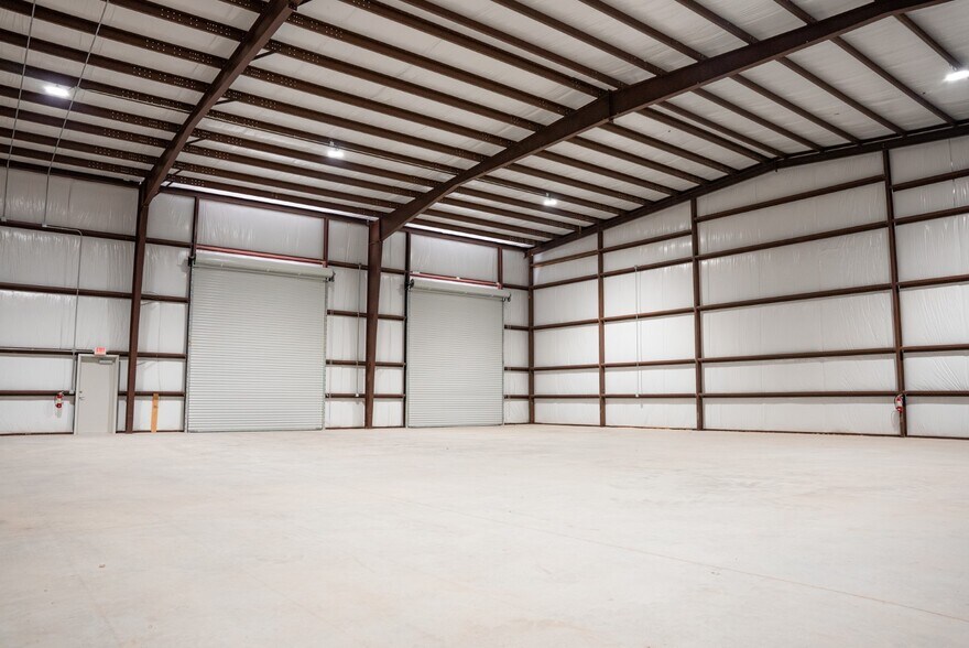More Photos Of 4230 S Major Dr, Beaumont Warehouse For Lease