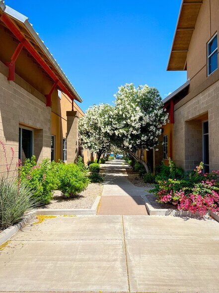 More Photos Of 2045 S Vineyard, Mesa Medical For Lease