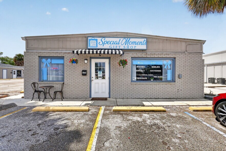 More Photos Of 3207-3229 13th St, Saint Cloud General Retail For Sale