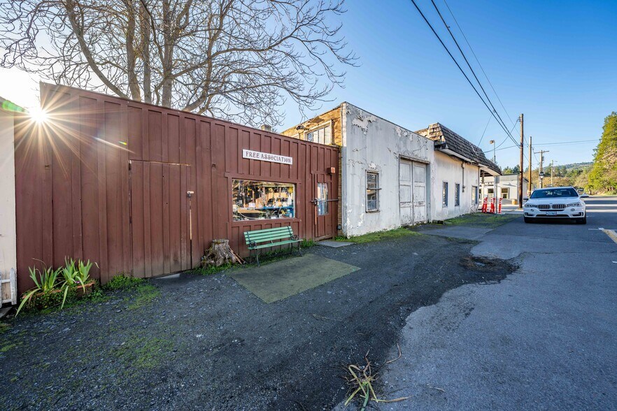 More Photos Of 205 E California St, Jacksonville General Retail For Sale