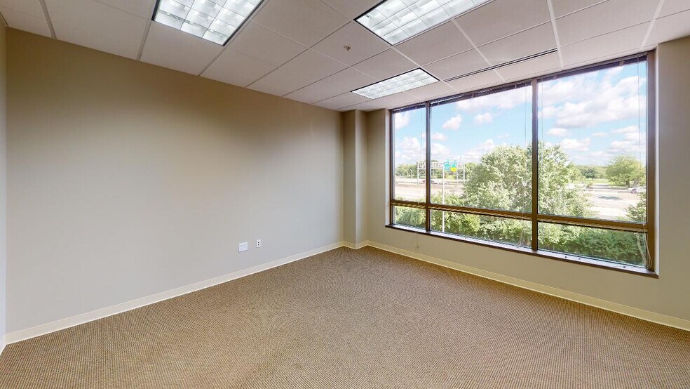 More Photos Of 3610 River Crossing Pky, Indianapolis Office For Lease